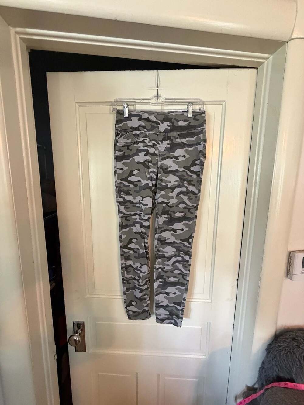 Rock & Republic Skinny Pants Size 8 Gray Camouflage